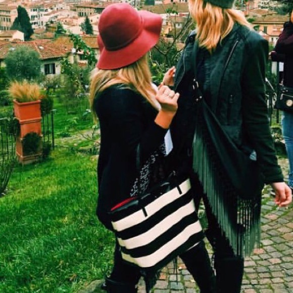 Cream/Black striped Kate Spade purse! - Picture 8 of 8